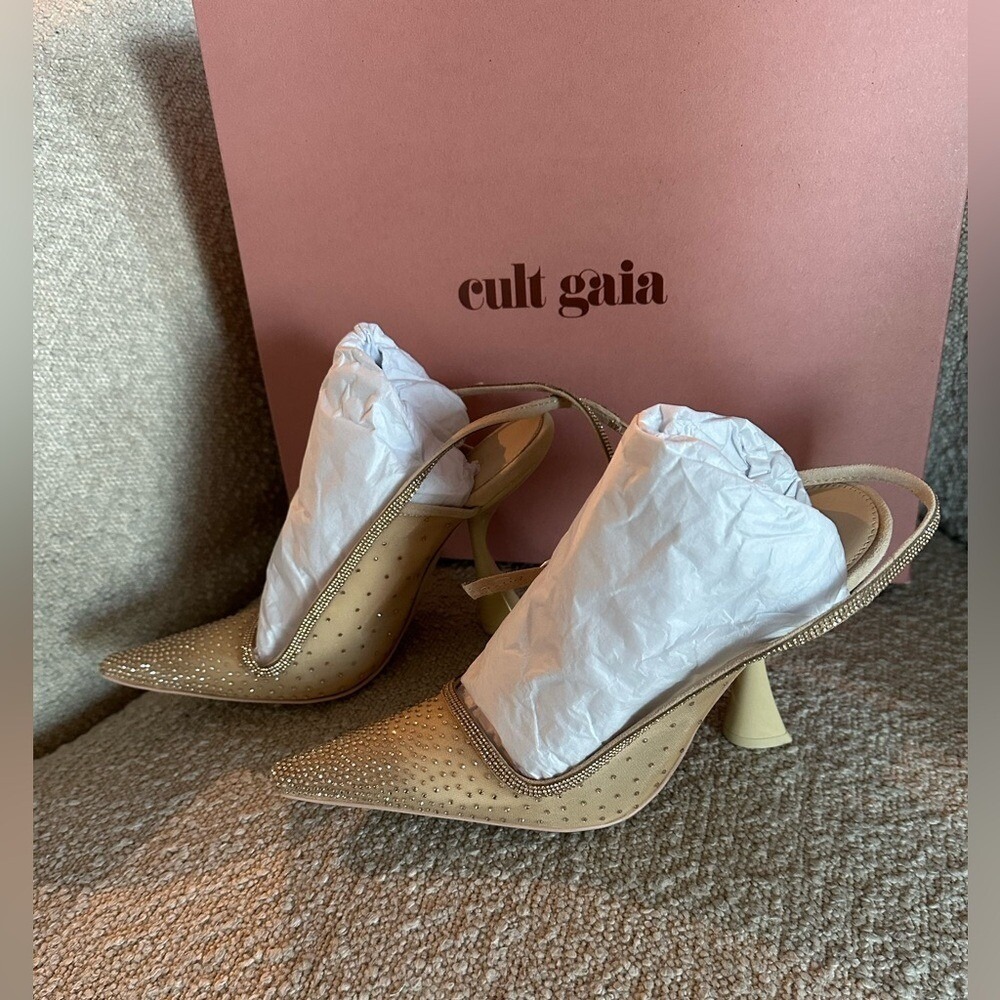 Cult Gaia Diya Crystal Pointed Toe Pump - Picture 5 of 7